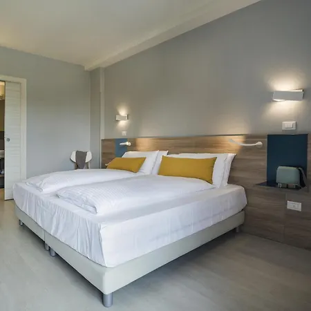 Hatelier Garda Home By Enjoy Garda Hotel Peschiera del Garda Exterior photo