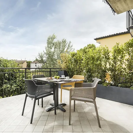 Hatelier Garda Home By Enjoy Garda Hotel Peschiera del Garda Exterior photo